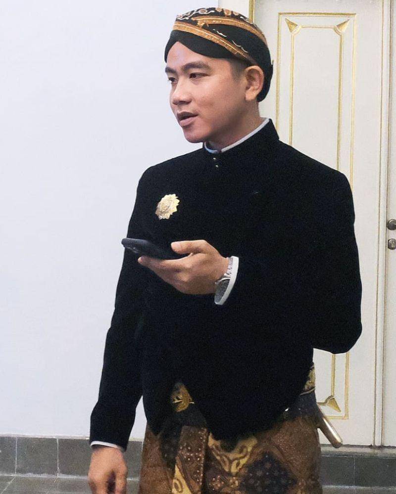 twitter.com/gibran_tweet